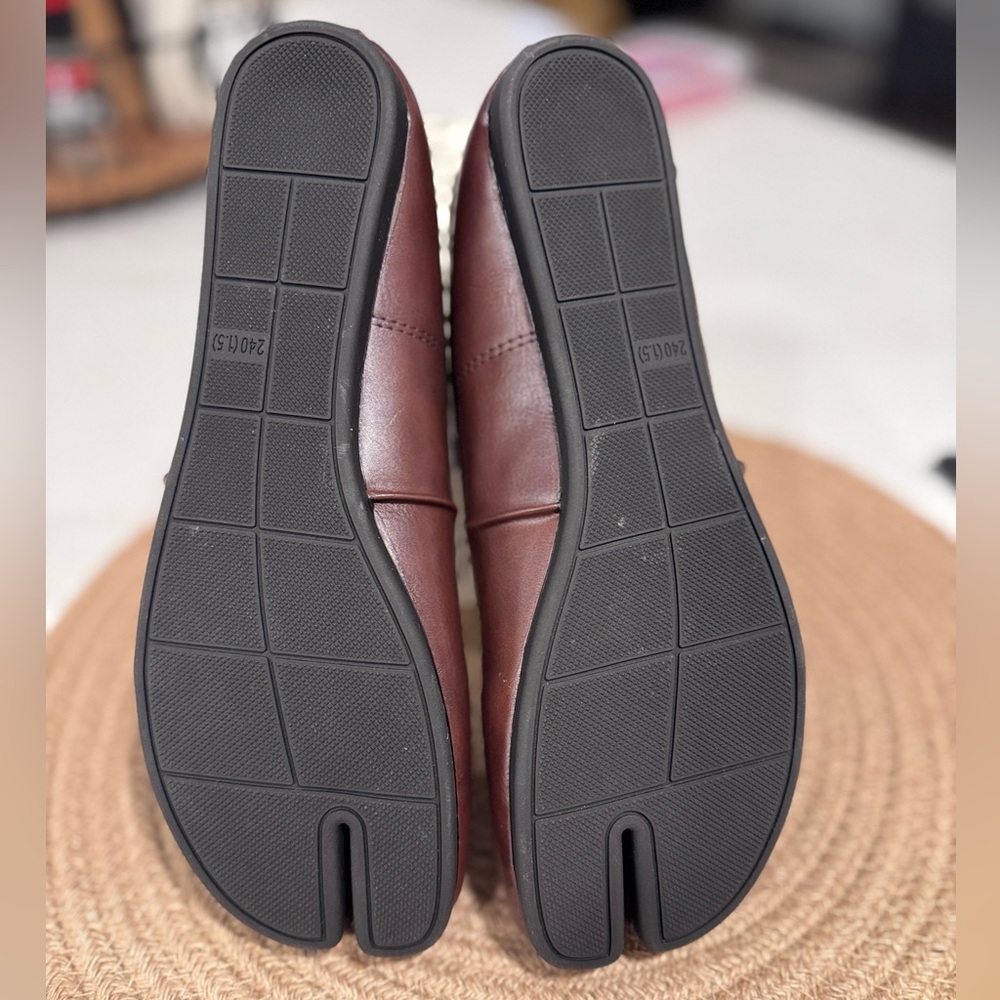 Vegan Leather Elegant Donovan Tabi Ballet Flats - Picture 3 of 5